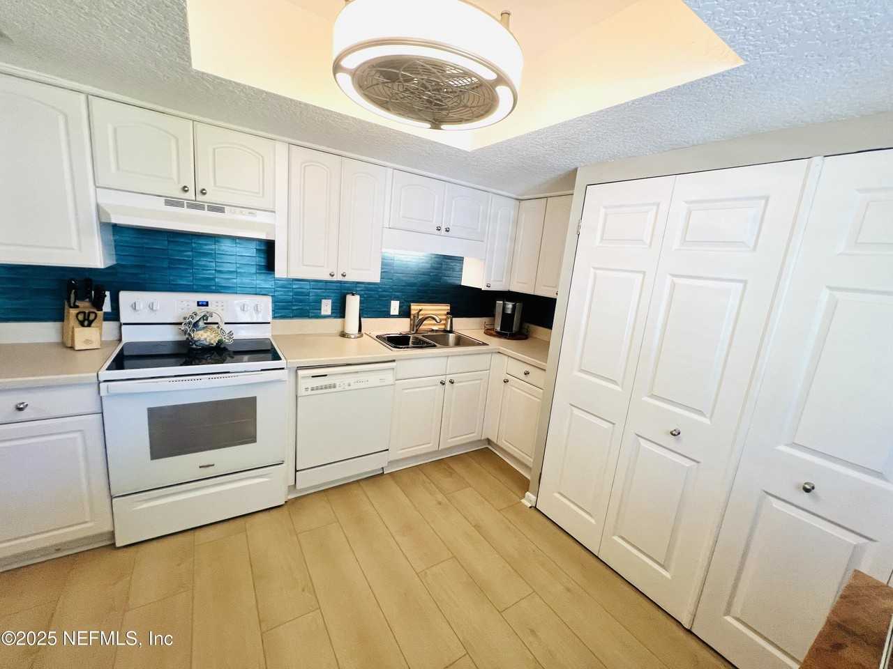 184 Bermuda Ct - Photo 5 of 27