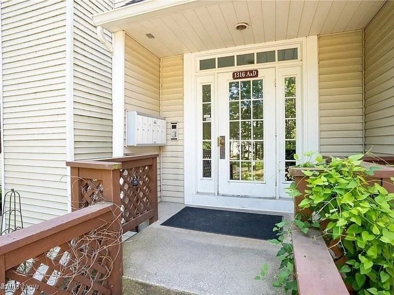 1316 Cedarwood Dr Apt D3 #D3 - Photo 2 of 19