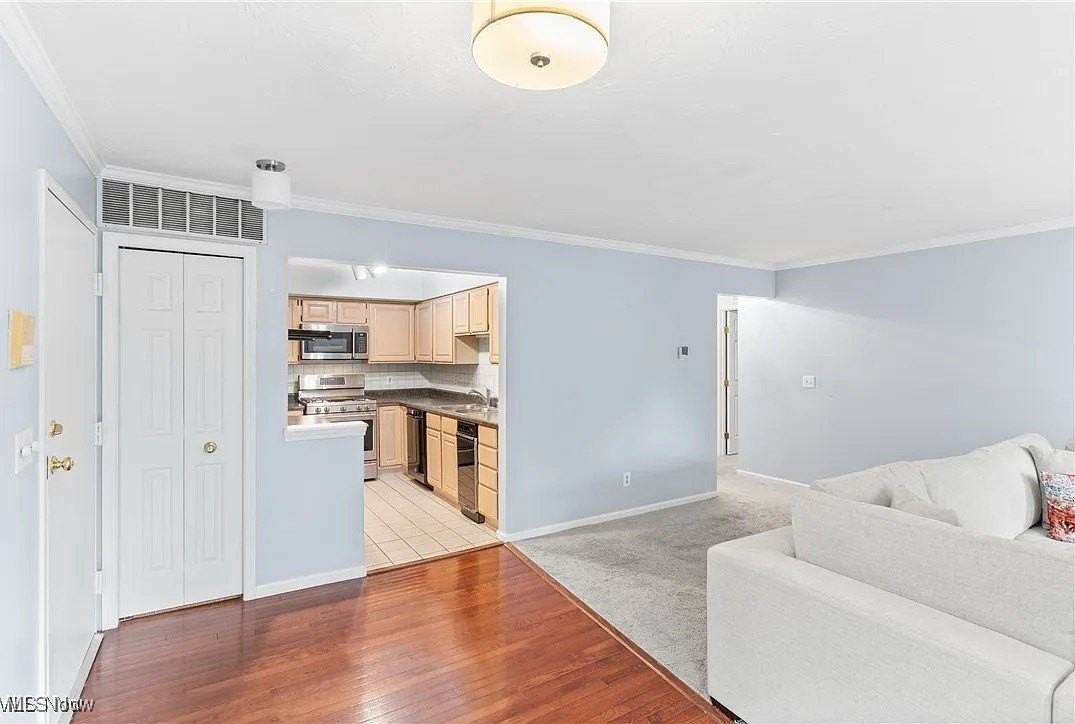 1316 Cedarwood Dr Apt D3 #D3 - Photo 4 of 19