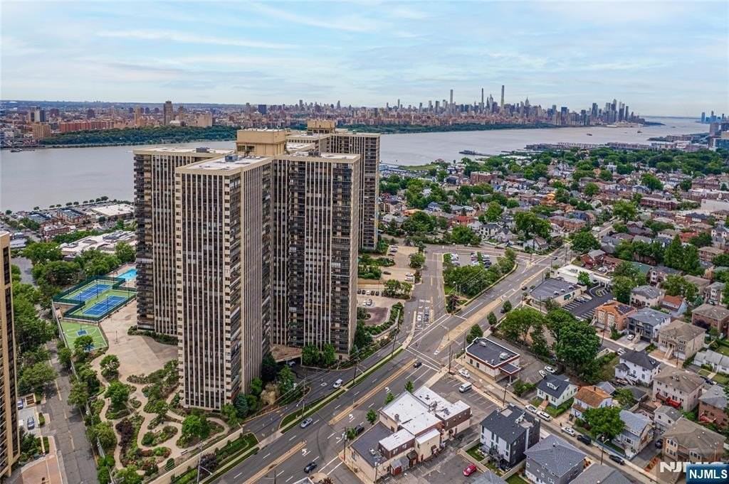 300 Winston Dr - Photo 2 of 29