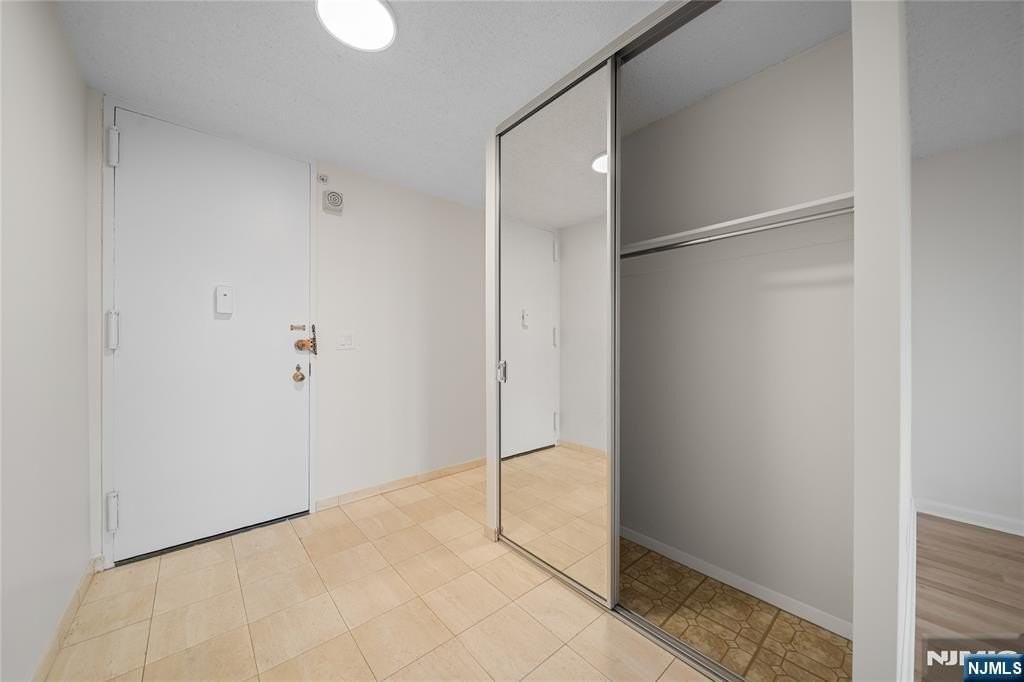 300 Winston Dr - Photo 4 of 29