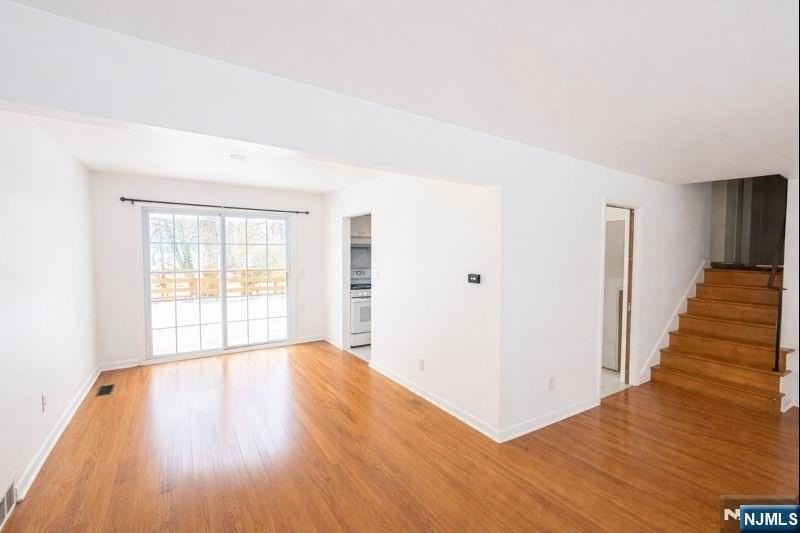 10 Center St - Photo 5 of 22