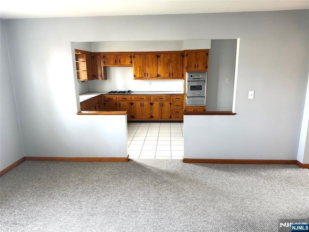 60 Roosevelt St - Photo 7 of 15