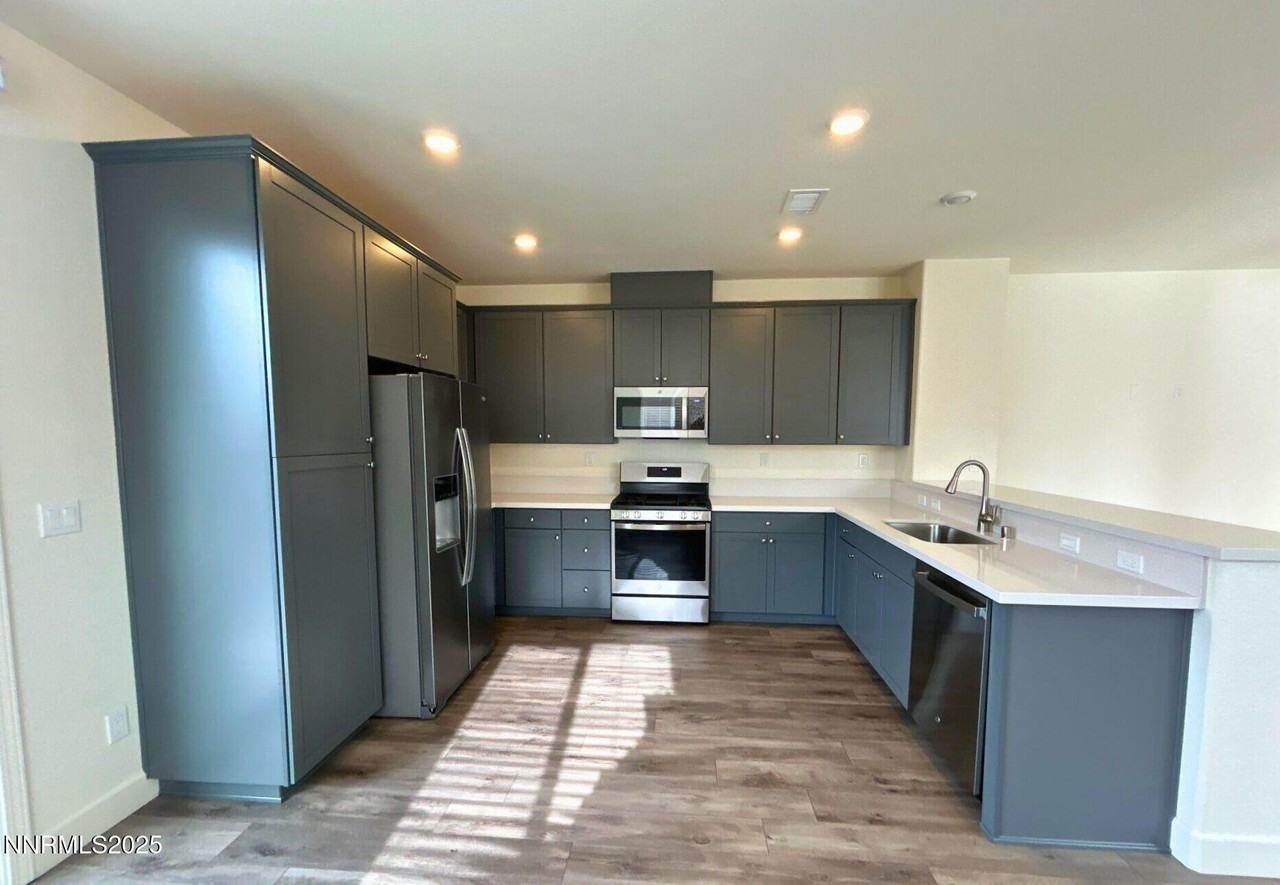 7145 Owl View Dr - Photo 5 of 23