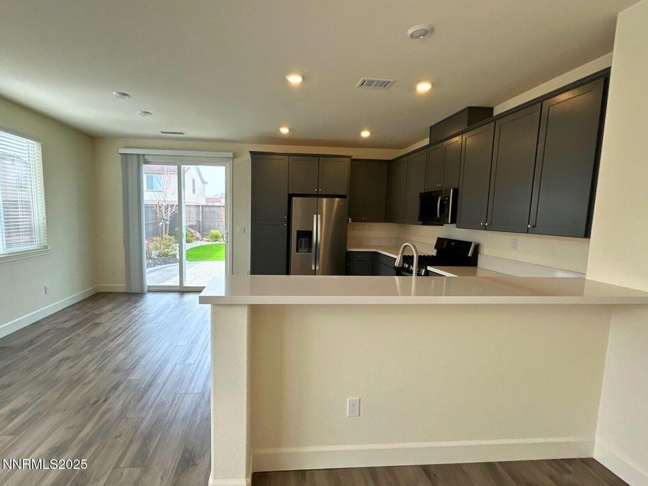 7145 Owl View Dr - Photo 6 of 23