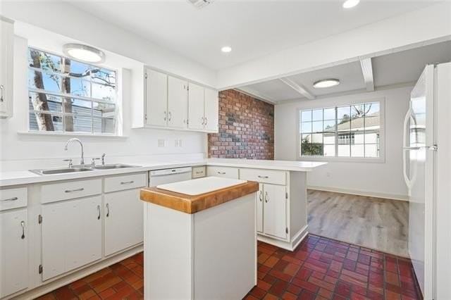 8221 Barocco Dr - Photo 6 of 18