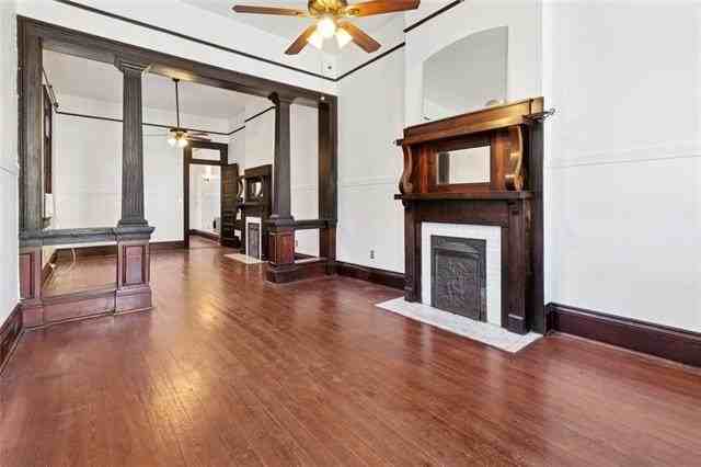 2525 Marengo St - Photo 4 of 14