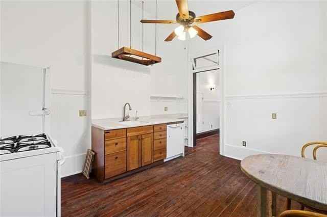 2525 Marengo St - Photo 7 of 14