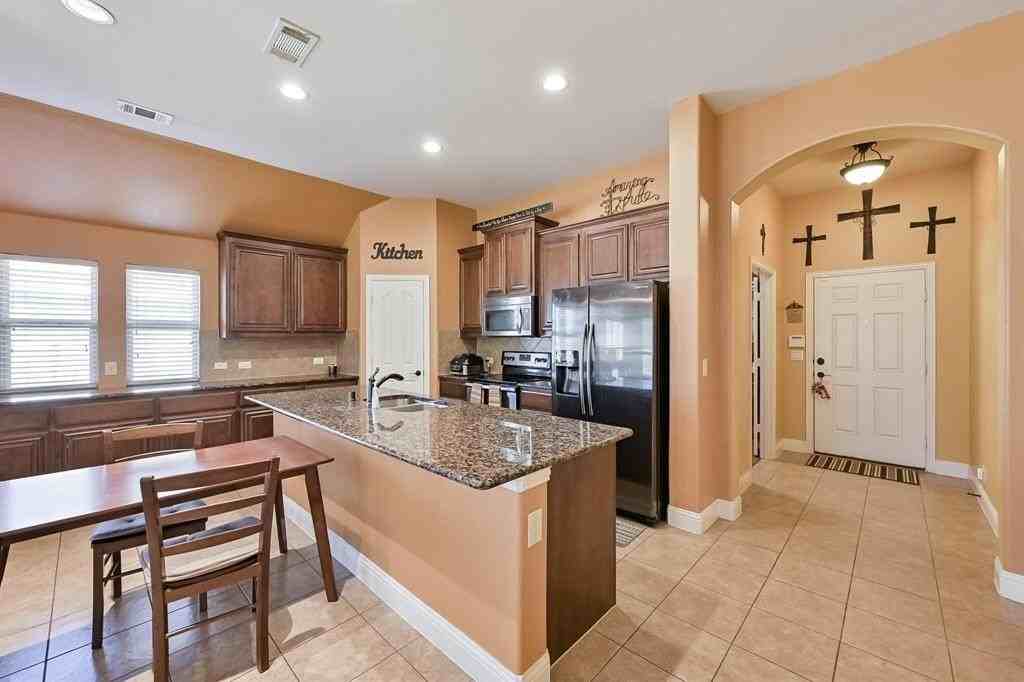 1108 Longhorn Dr - Photo 6 of 19