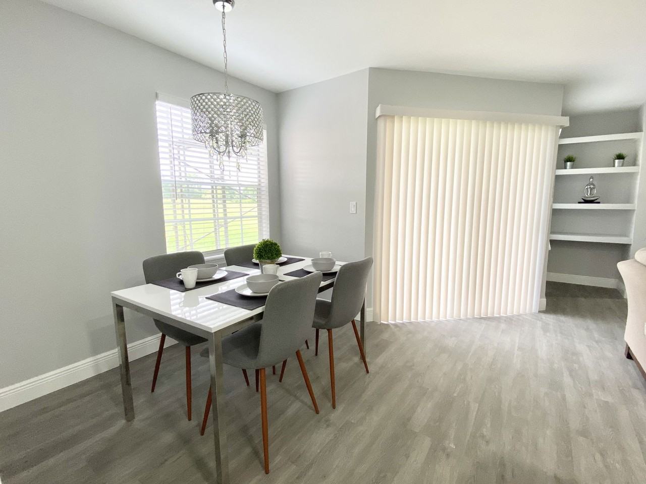 7330 Westpointe Blvd #414 - Photo 4 of 8