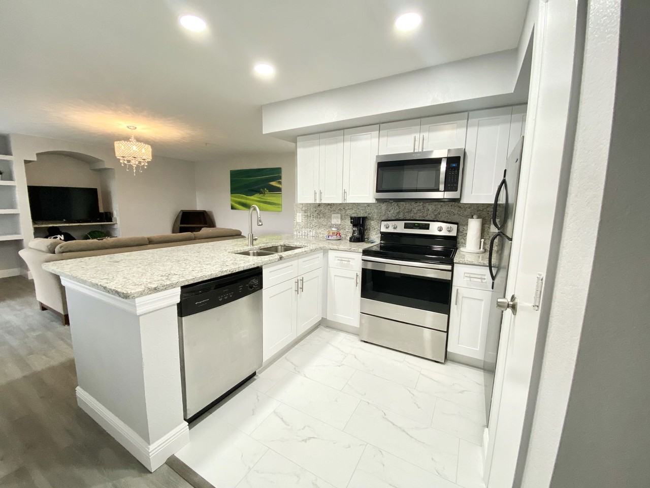 7330 Westpointe Blvd #414 - Photo 5 of 8