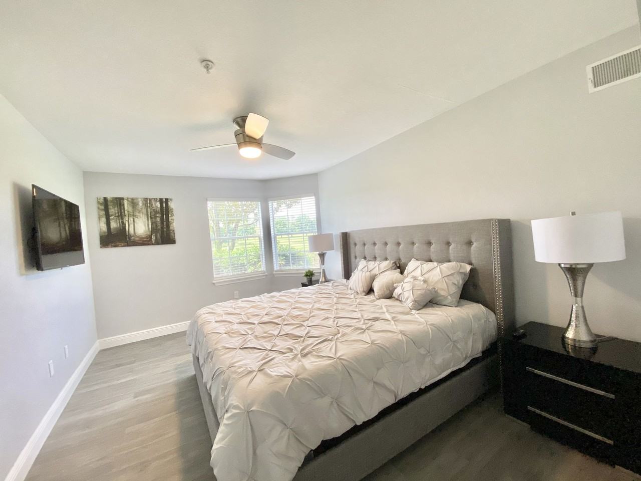 7330 Westpointe Blvd #414 - Photo 7 of 8