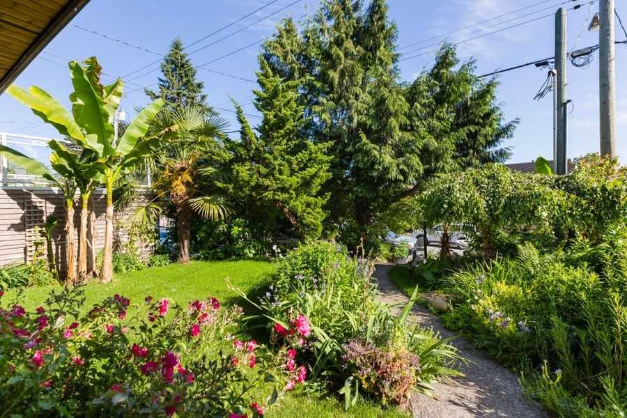 140 West Windsor Road - Photo 3 of 18