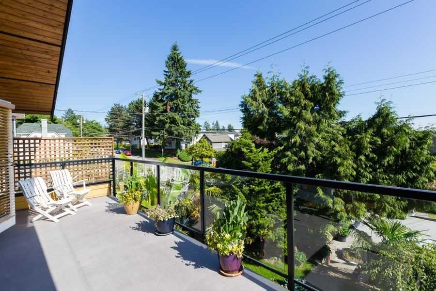 140 West Windsor Road - Photo 4 of 18