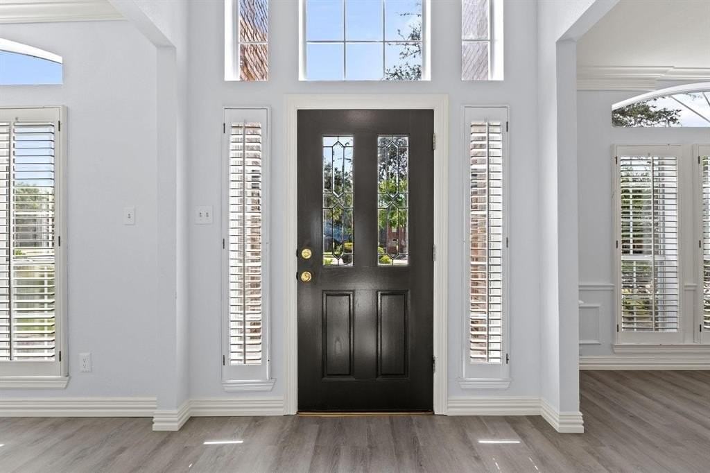 104 Clear Brook Ct - Photo 3 of 24