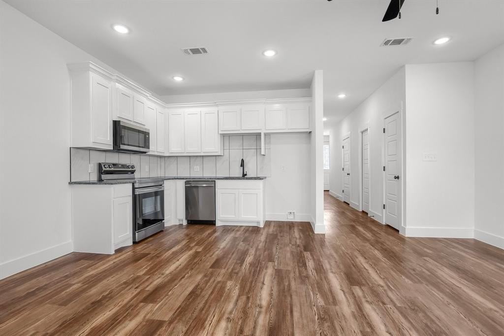 301 Anderson St #A - Photo 3 of 16