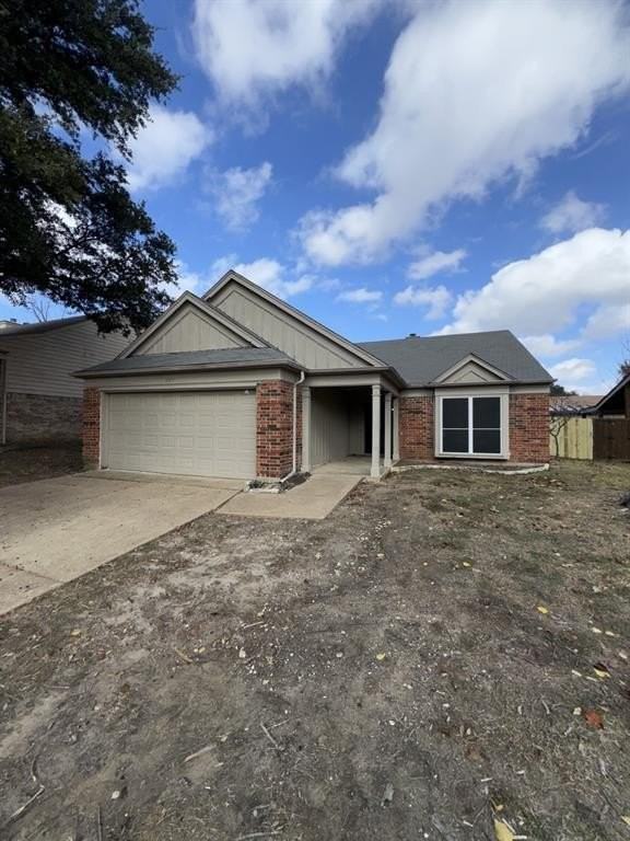 207 Hibiscus Dr - Photo 2 of 17