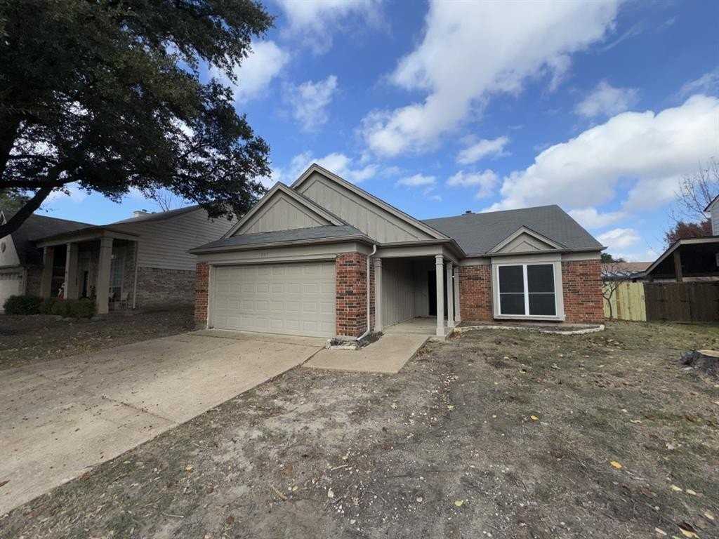 207 Hibiscus Dr - Photo 3 of 17