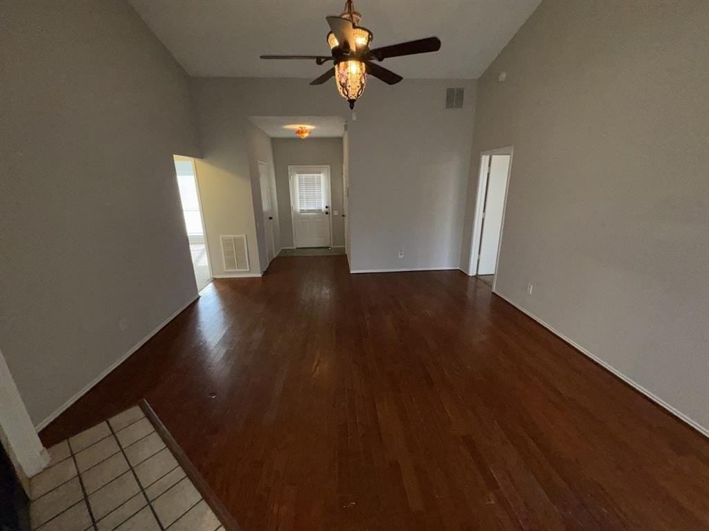 207 Hibiscus Dr - Photo 5 of 17