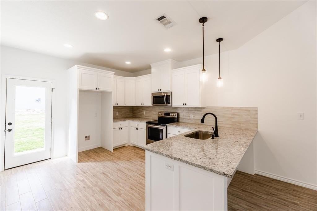 3618 Montego Blvd - Photo 4 of 23