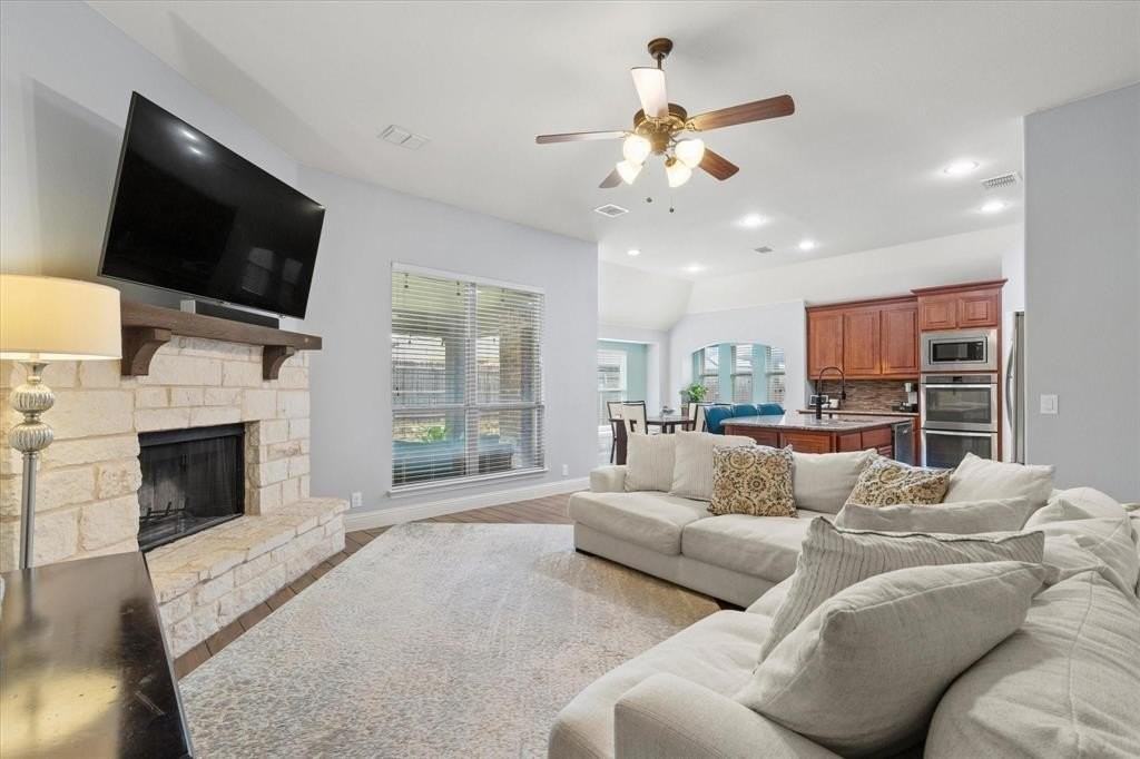 1413 Wood Duck Dr - Photo 5 of 23