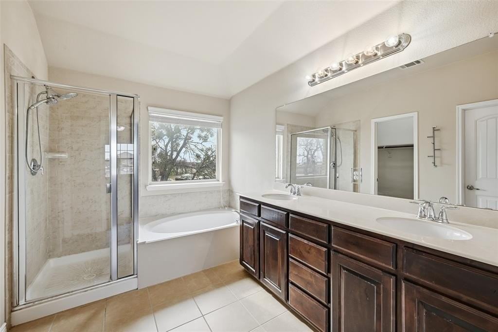 700 Ireland Way - Photo 6 of 21