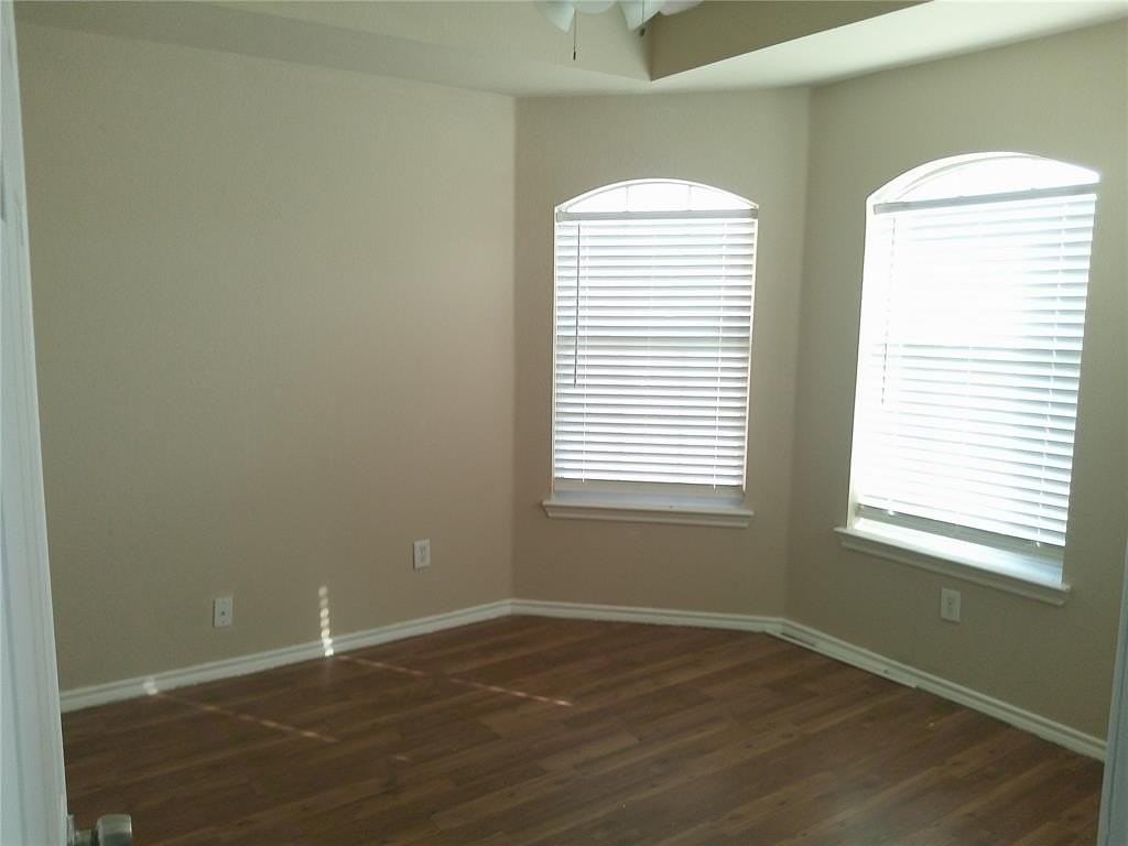 5644 Indian Hill Dr - Photo 3 of 13