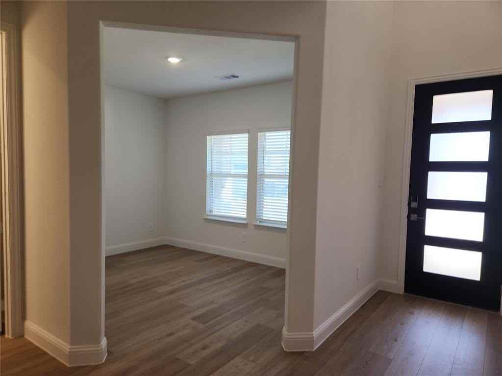 2433 Glacier Rdg - Photo 7 of 40