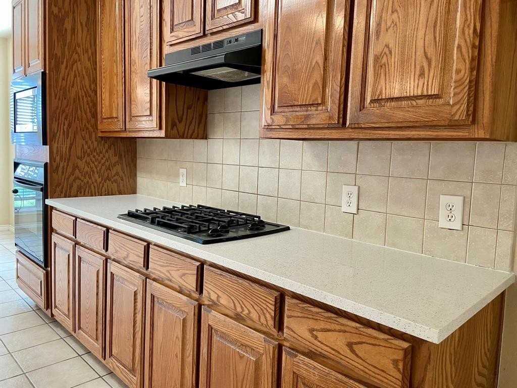 8713 Blackwater Creek Trl - Photo 3 of 30