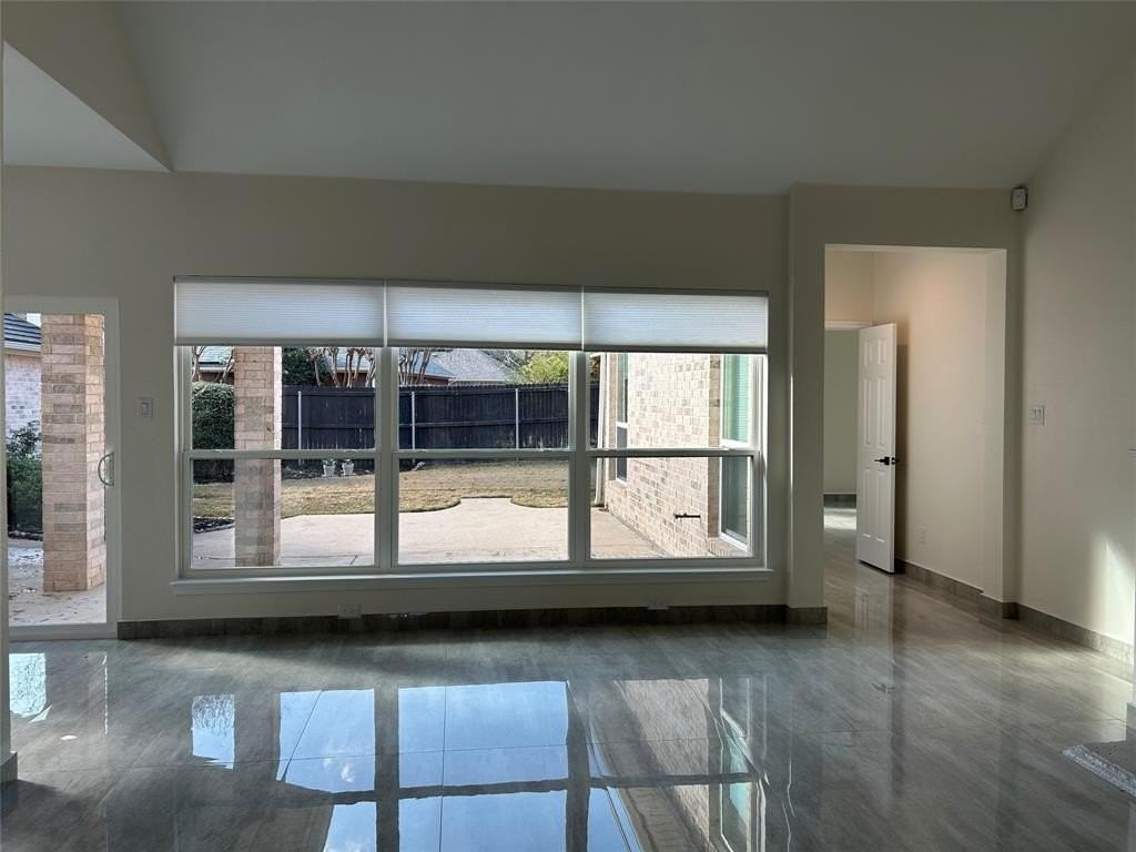 304 Glen Holw - Photo 5 of 25