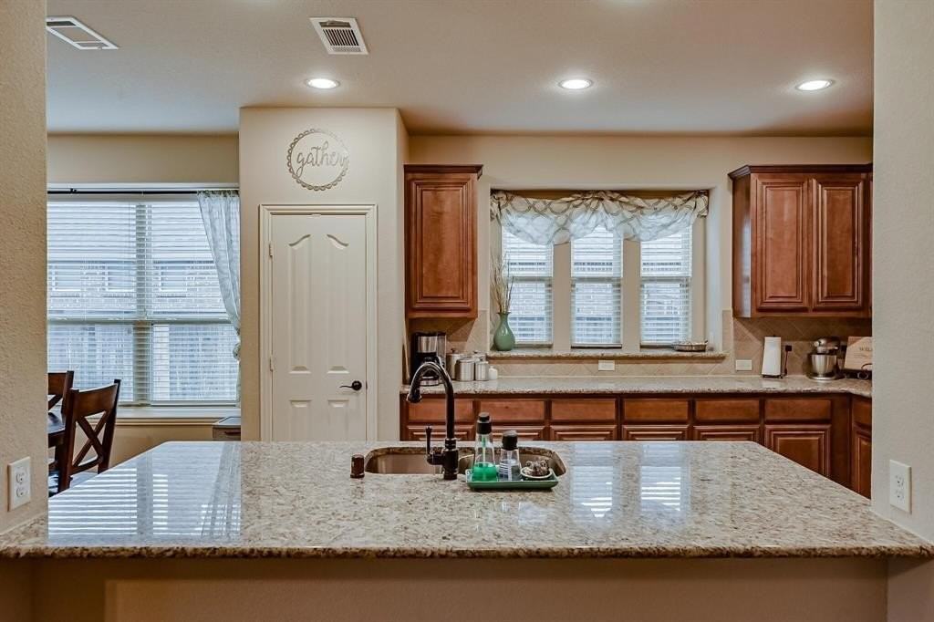 3120 Pampa - Photo 5 of 40