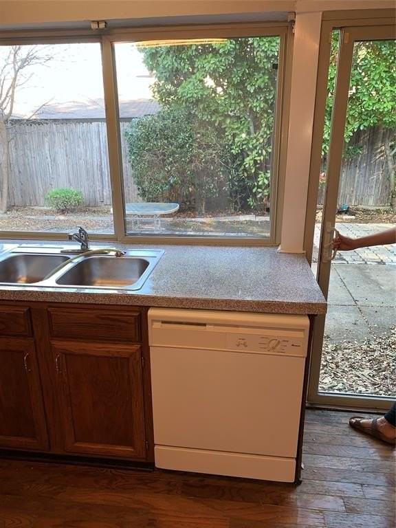 1605 Spanish Trl - Photo 3 of 5