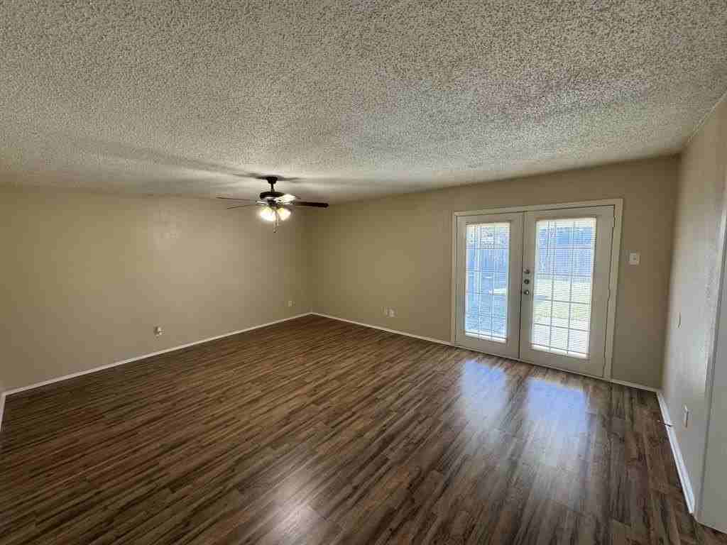 3113 Elm Dr - Photo 4 of 14