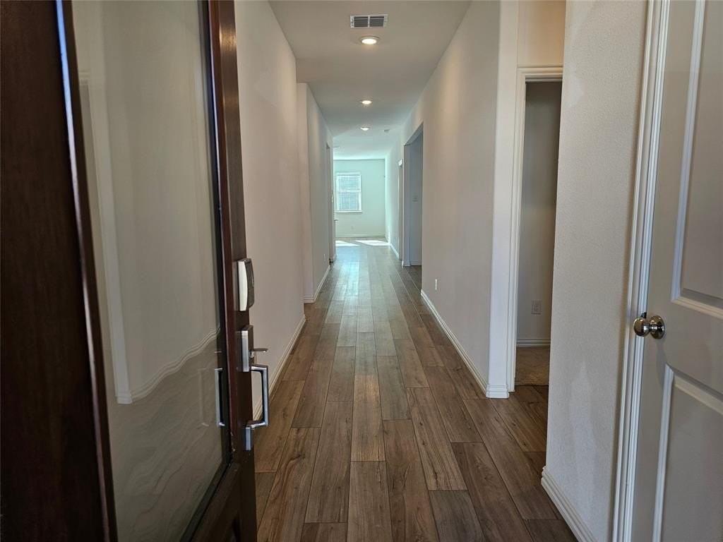 1103 Sassafras Dr - Photo 4 of 37