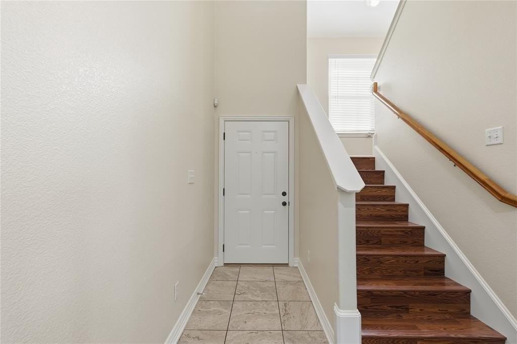 609 E Mcgee St #609 - Photo 5 of 22