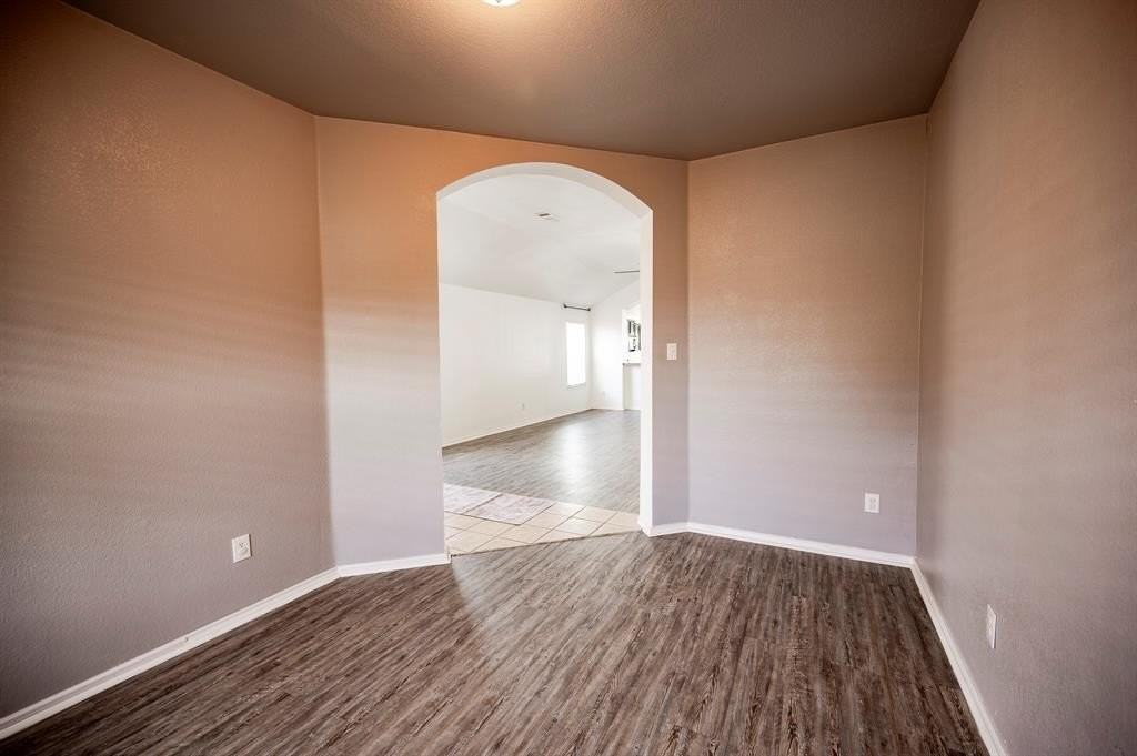 604 Mckamy Blvd - Photo 6 of 21