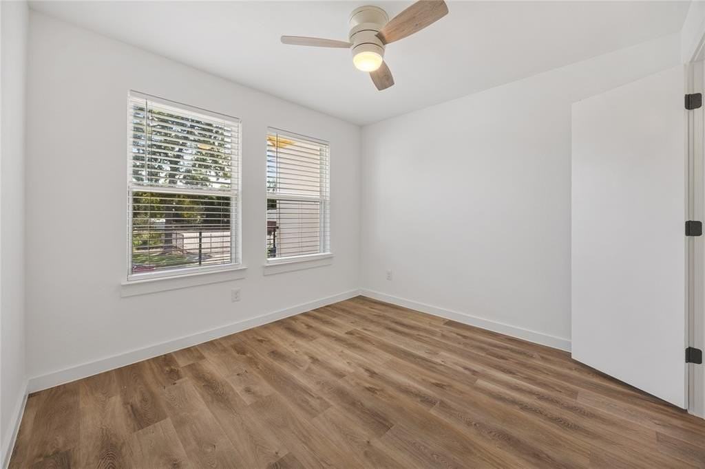 2609 Warren Ave - Photo 4 of 32