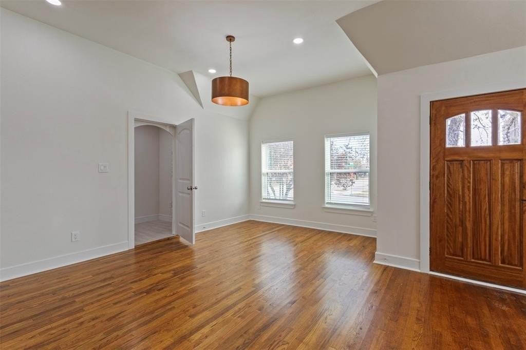 2317 Peabody Ave - Photo 6 of 35