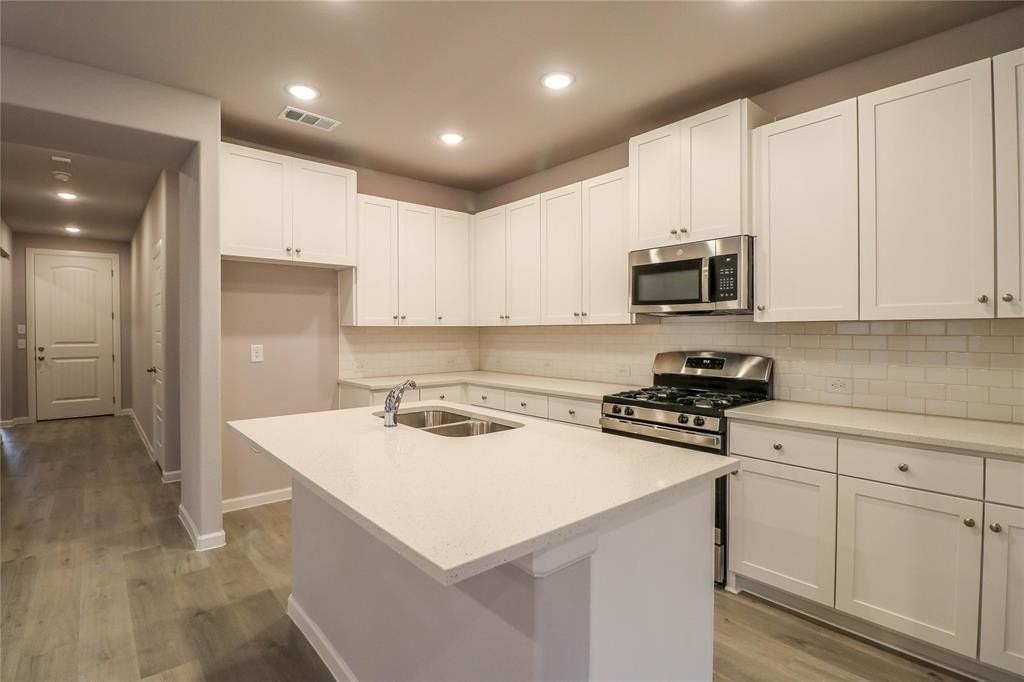 7104 Joy Ln - Photo 2 of 15