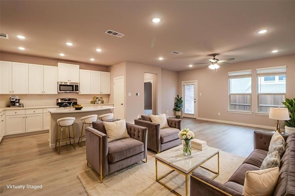 7104 Joy Ln - Photo 4 of 15