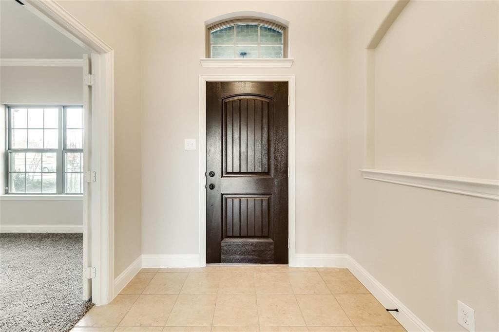 619 Beechwood Dr - Photo 4 of 17