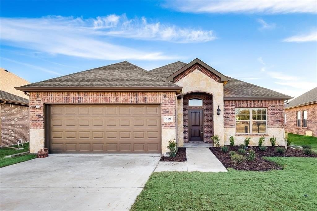 619 Beechwood Dr - Photo 5 of 17