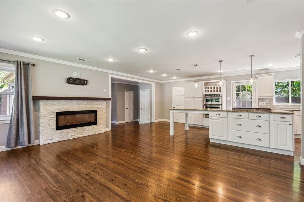 1114 Wicklow Dr - Photo 5 of 27