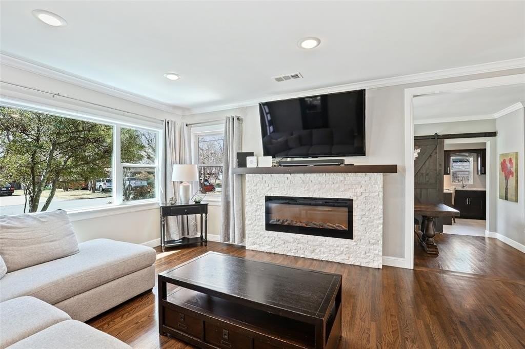 1114 Wicklow Dr - Photo 6 of 27