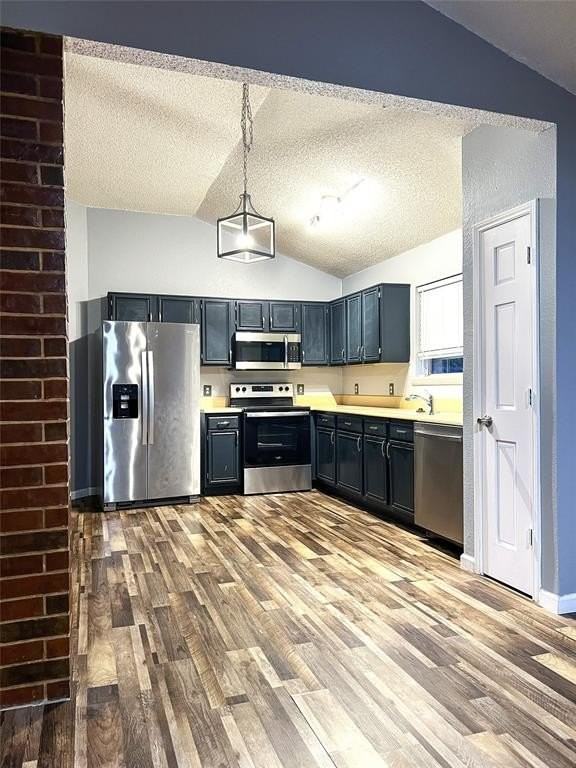 7904 Fox Chase Dr - Photo 7 of 24