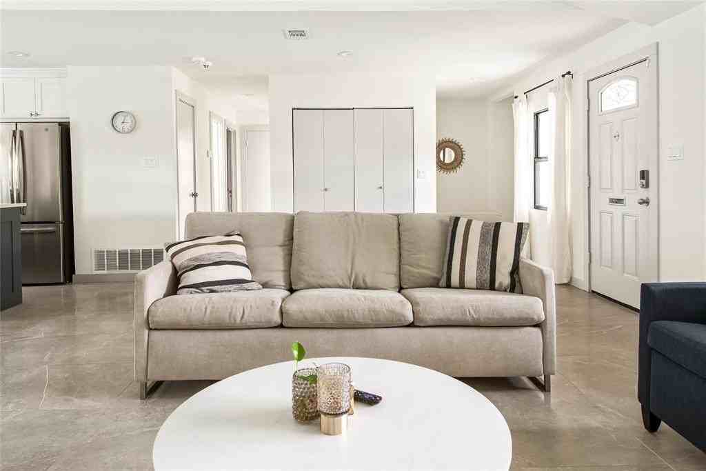 3409 High Vista Dr - Photo 6 of 33