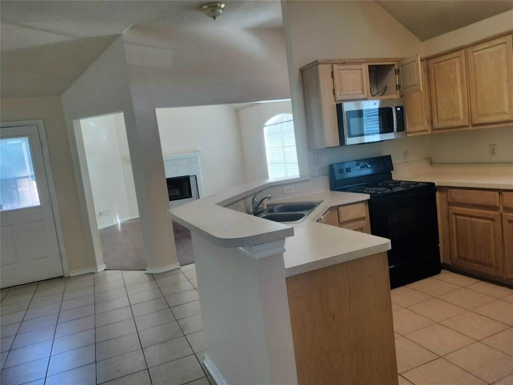 1888 Helen Ln - Photo 3 of 14