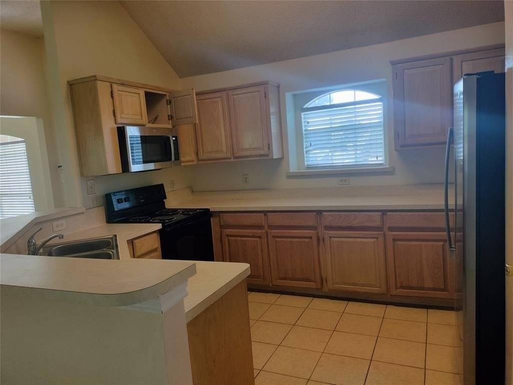 1888 Helen Ln - Photo 5 of 14