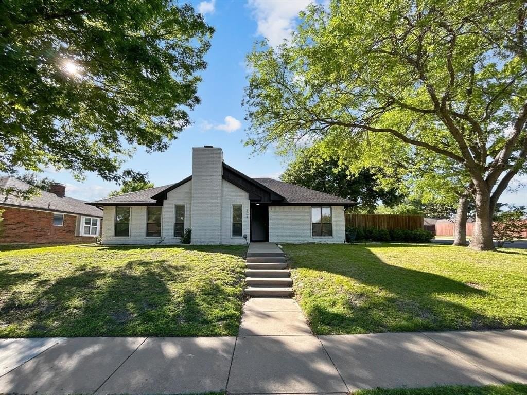 301 Barclay Ave - Photo 2 of 30