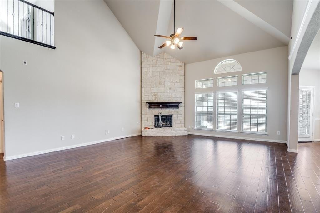 679 Princeton Way - Photo 3 of 25